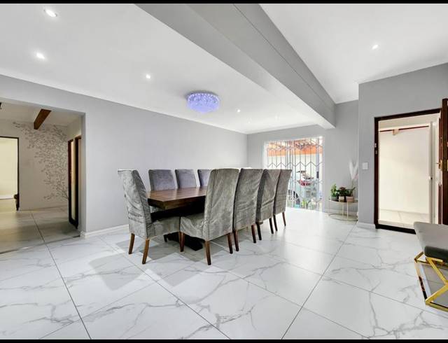 3 BEDROOM PROPERTY TO RENT IN RONDEBOSCH EAST